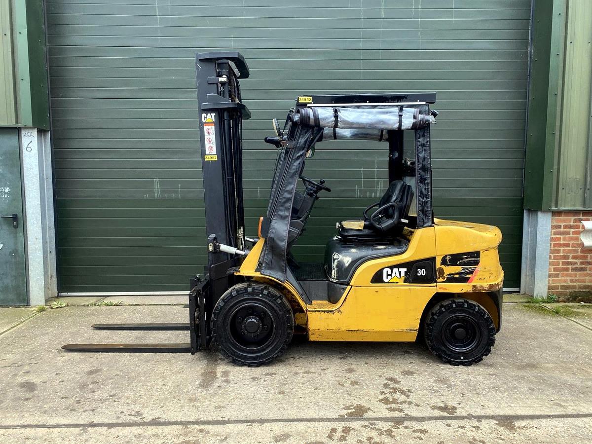 Used 2014 CATERPILLAR DP30NT