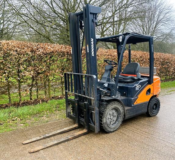 Used 2018 DOOSAN D30S-7