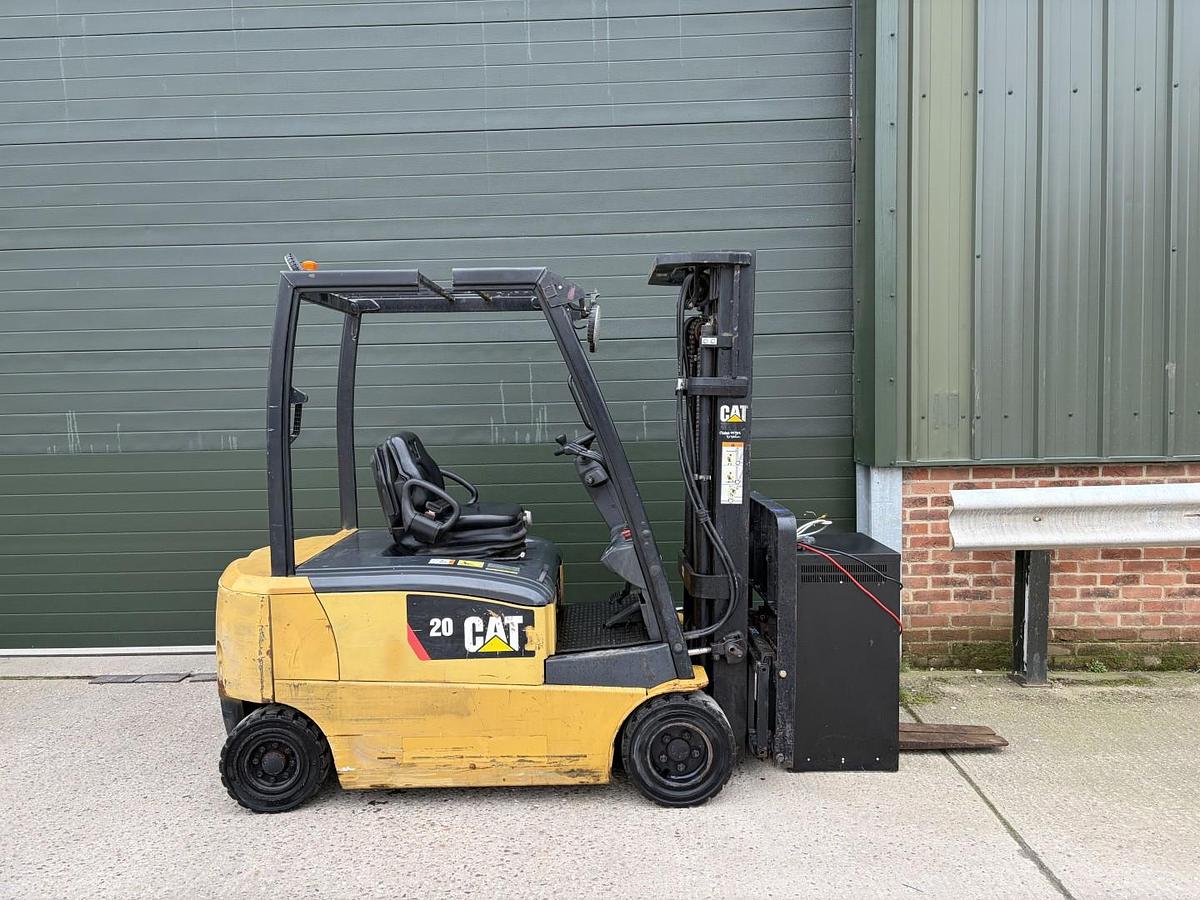 Used 2015 CAT EP20PN