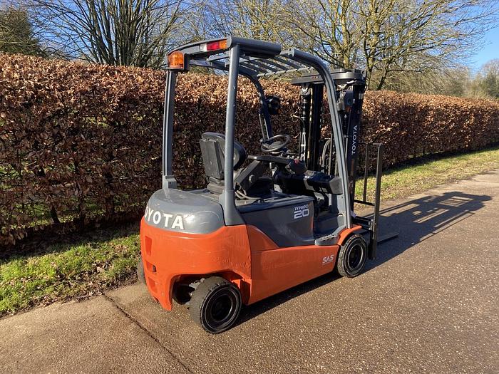 Used 2014 TOYOTA 8FBM20T