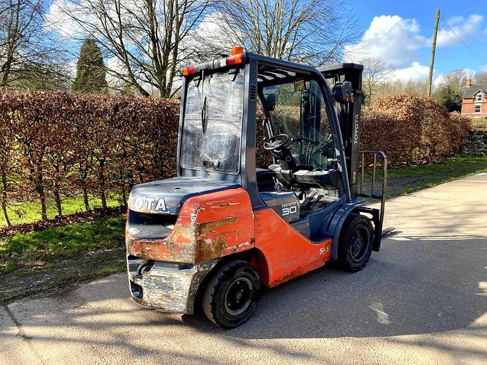 Used 2011 TOYOTA 7FDF45