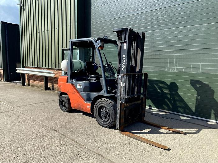 Used 2015 TOYOTA 8FGF30