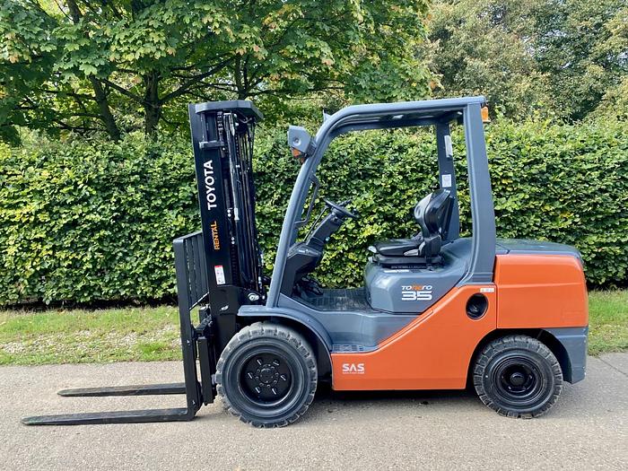 Used 2019 TOYOTA 8FDJF35