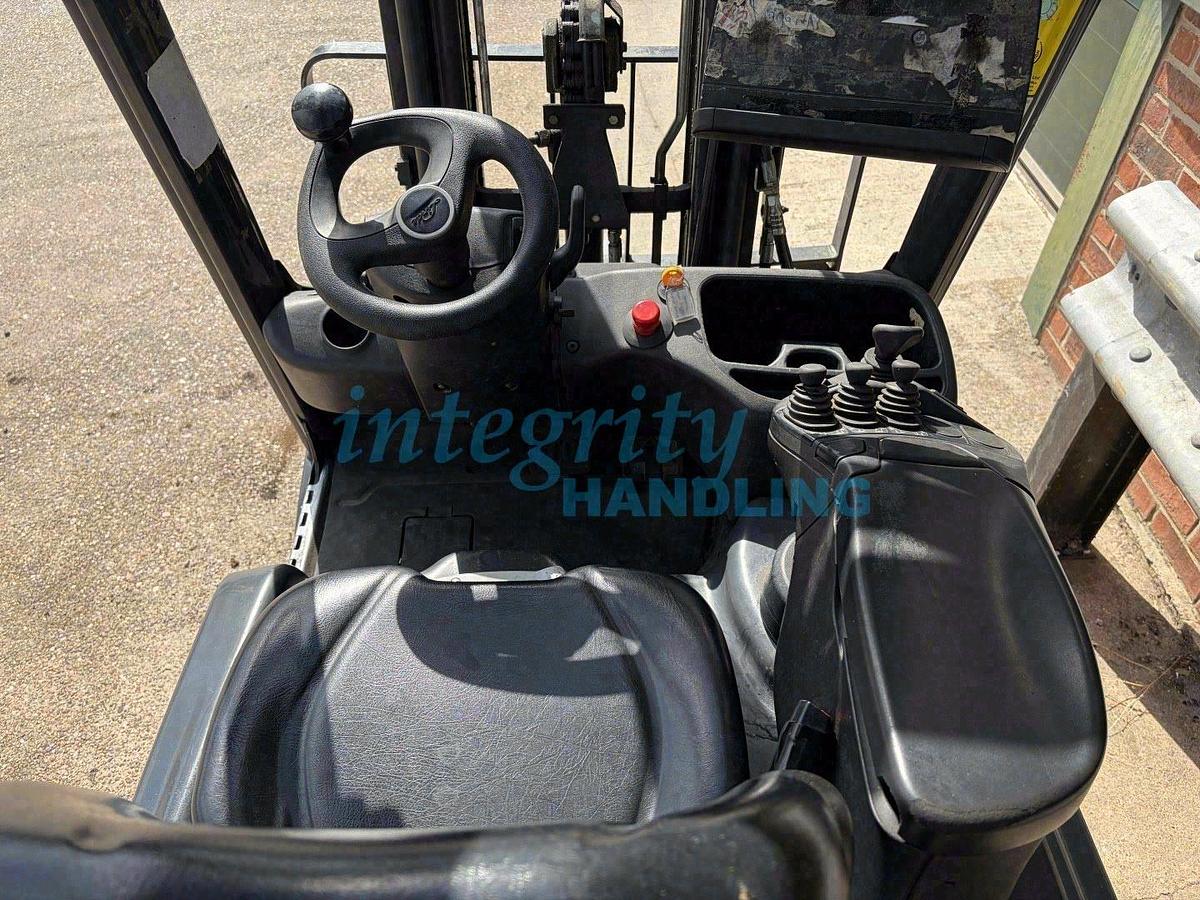 Used 2015 LINDE E14-02