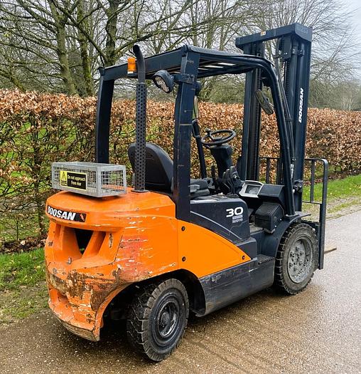 Used 2018 DOOSAN D30S-7