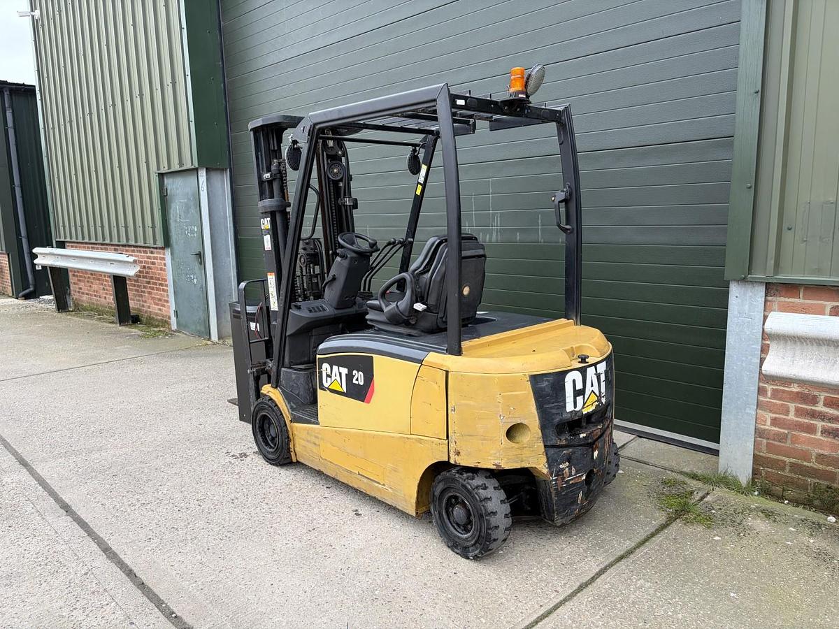 Used 2015 CAT EP20PN