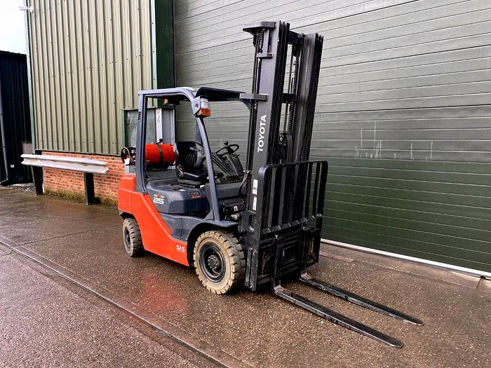 Used 2014 TOYOTA 8FGF25