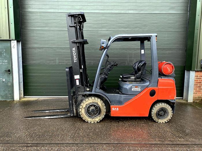 Used 2014 TOYOTA 8FGF25