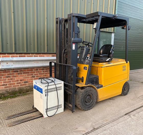 Used 2005 CATERPILLAR E25K-PAC