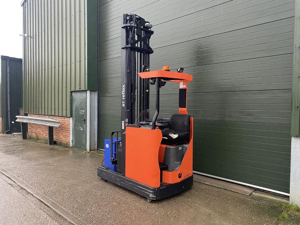 Used 2018 TOYOTA RRE160M