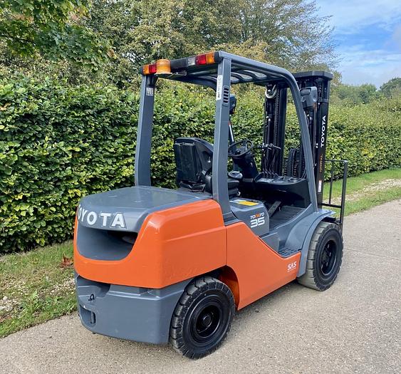 Used 2019 TOYOTA 8FDJF35