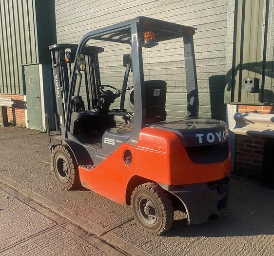 Used 2013 TOYOTA 8FD25