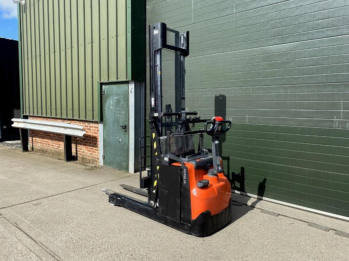 Used 2017 TOYOTA SWE120XR