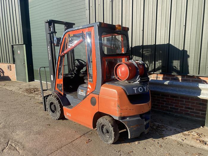 Used 2013 TOYOTA 8FGF25
