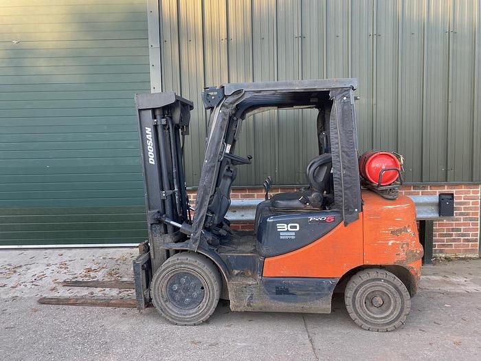 Used 2011 DOOSAN G30P-5