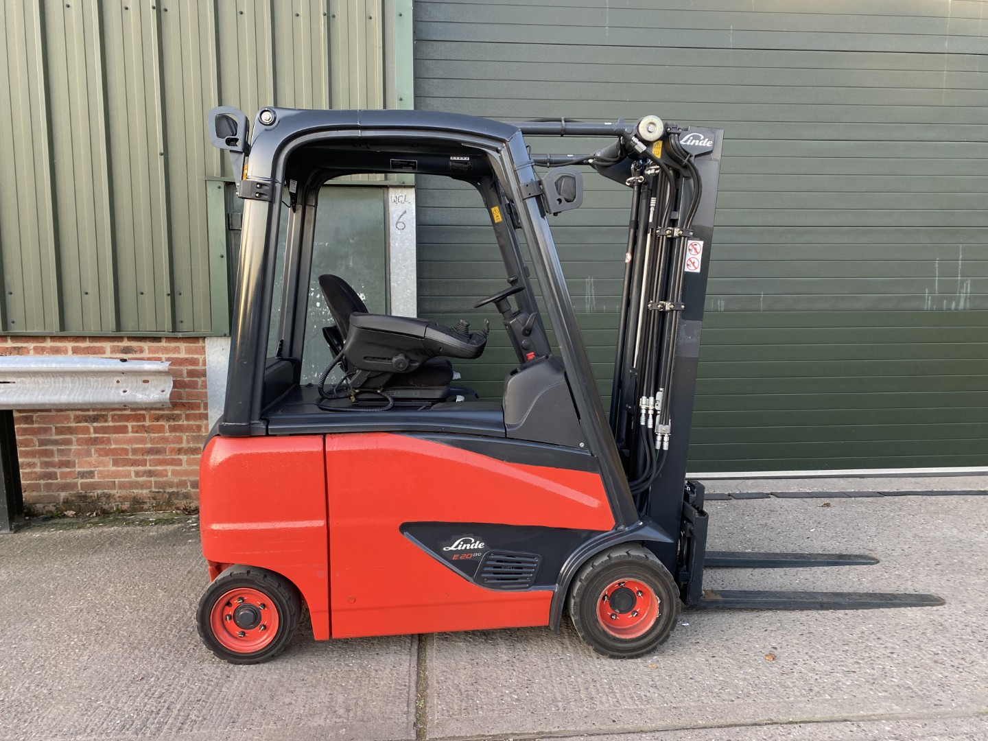 Used 2017 LINDE E20PH-02