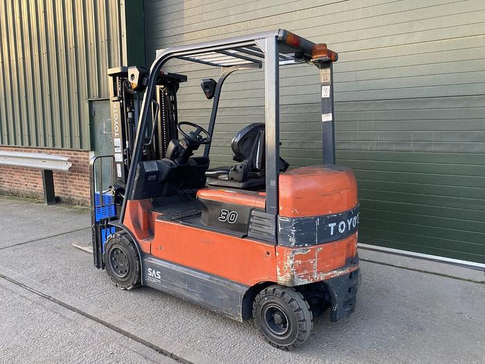 Used 2012 TOYOTA E15882