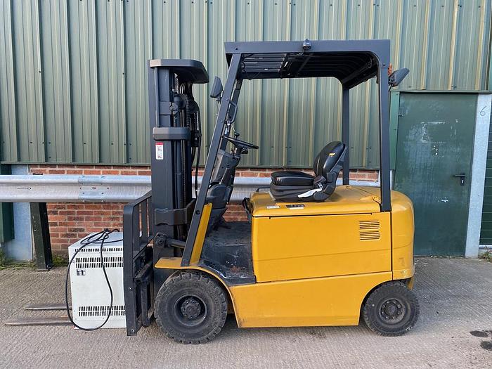 Used 2005 CATERPILLAR E25K-PAC