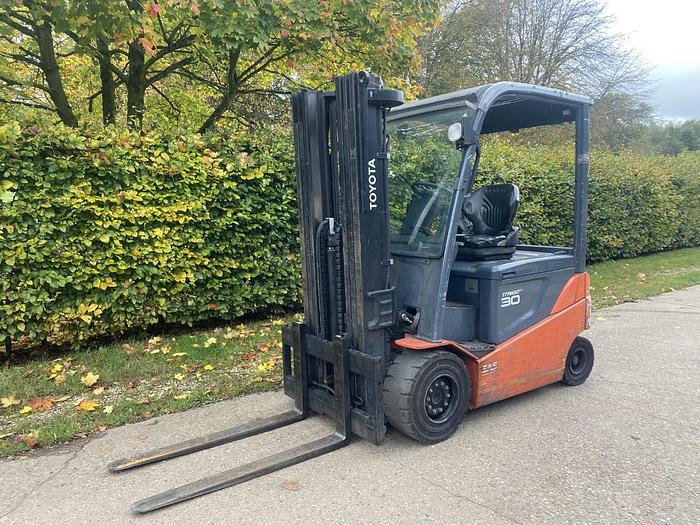 Used 2017 TOYOTA 8FBMKT30