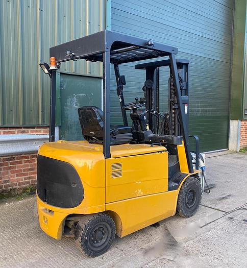 Used 2005 CATERPILLAR E25K-PAC