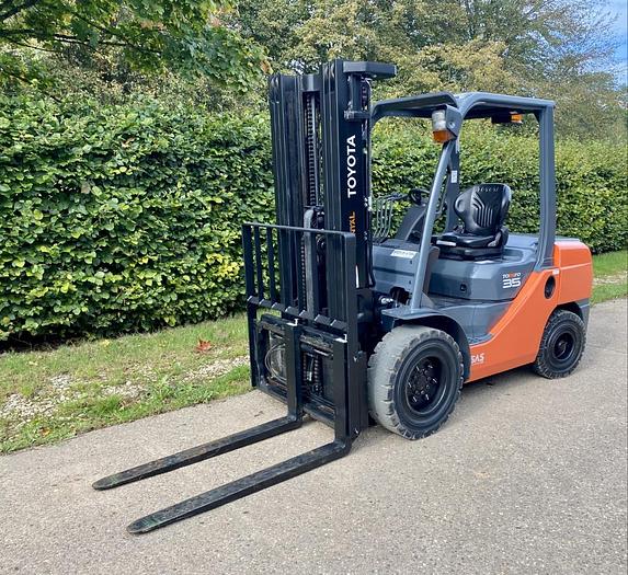 Used 2019 TOYOTA 8FDJF35