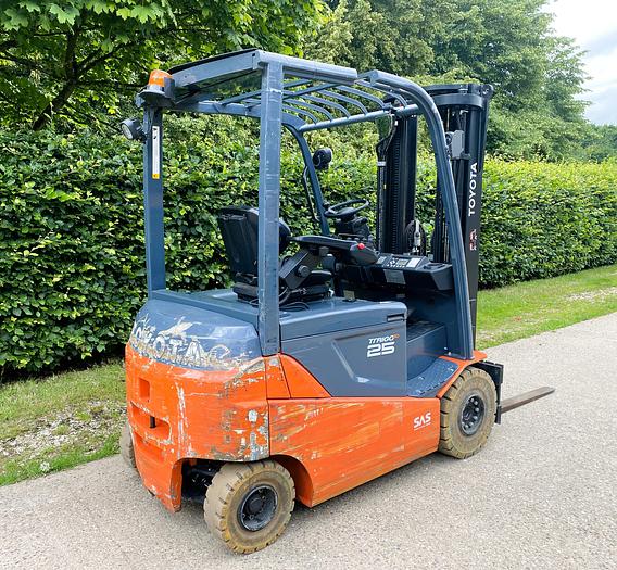 Used 2017 TOYOTA 8FBMKT25