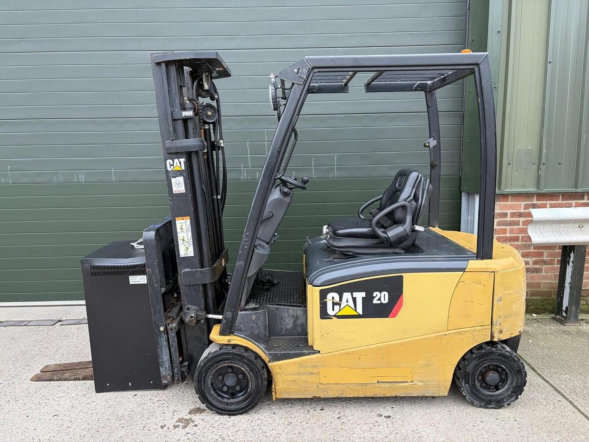 Used 2015 CAT EP20PN
