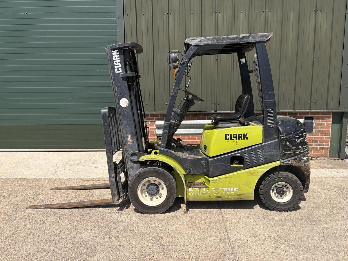 Used 2009 CLARK C25D