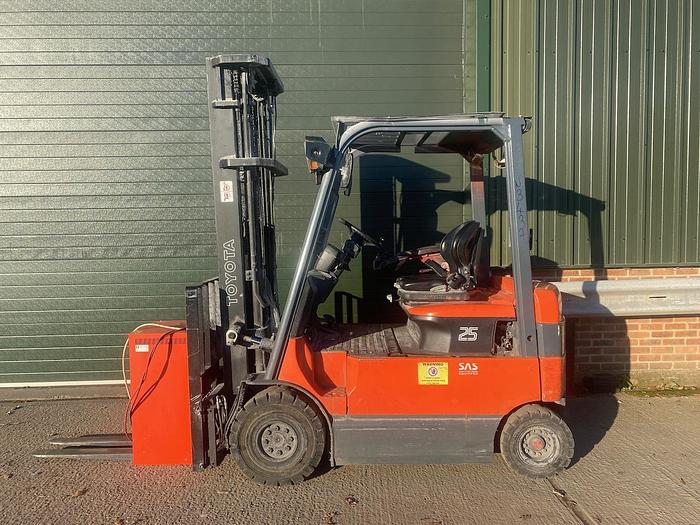 Used 2010 TOYOTA 7FBMF25