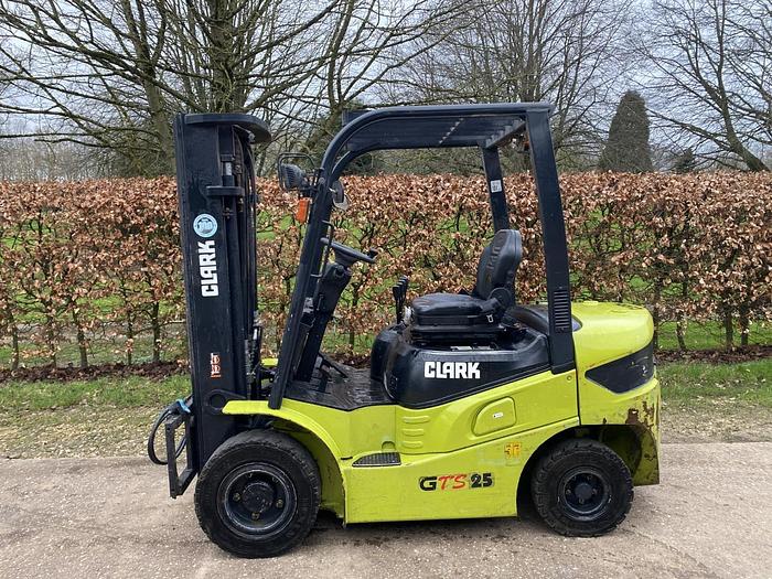 Used 2022 CLARK GTS25D