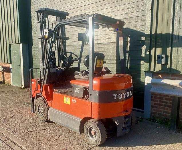 Used 2010 TOYOTA 7FBMF25