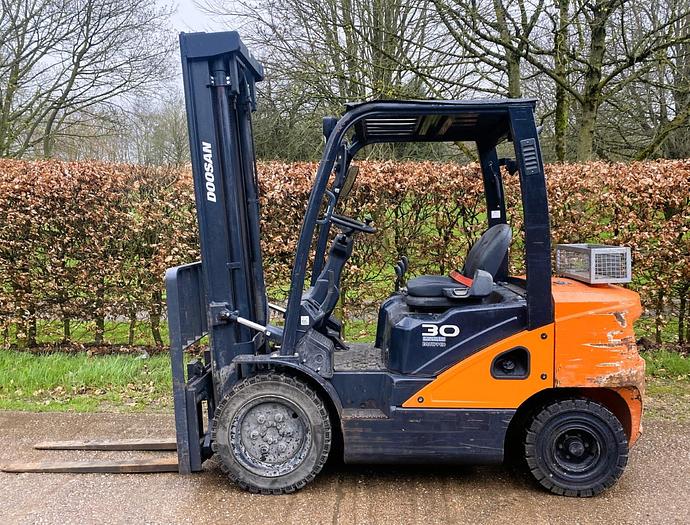 Used 2018 DOOSAN D30S-7