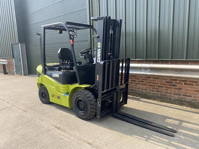 Used CLARK GTS25D