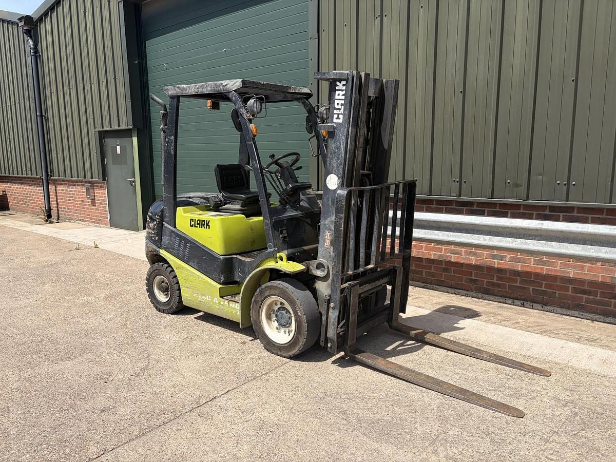 Used 2009 CLARK C25D