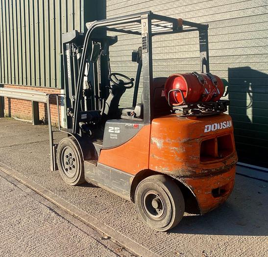 Used 2014 DOOSAN G25E-5