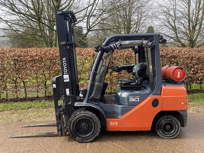 Used 2016 TOYOTA 8FGF30