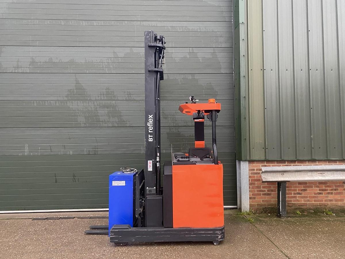 Used 2018 TOYOTA RRE160M