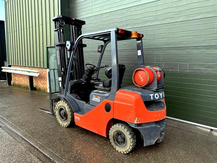 Used 2014 TOYOTA 8FGF25