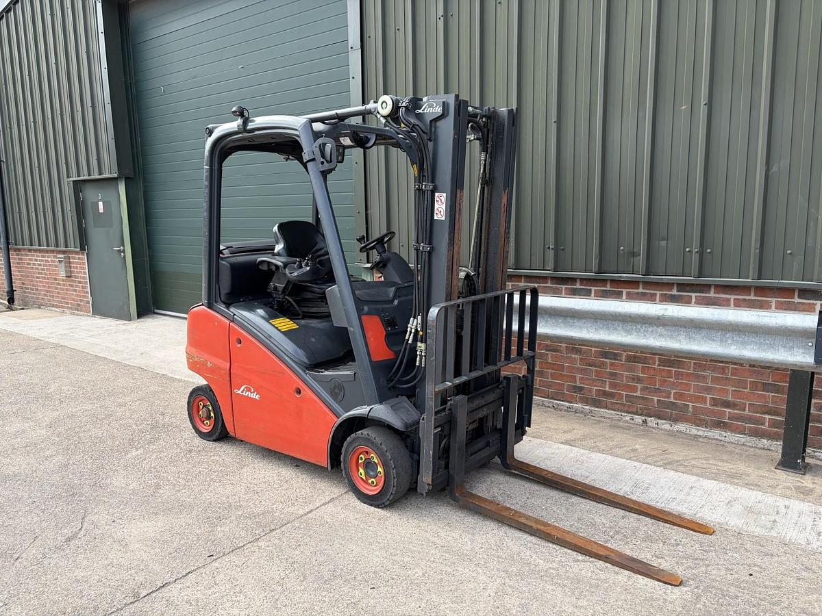 Used 2014 LINDE H16T-01