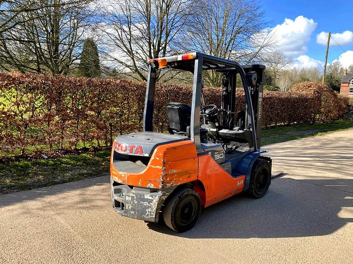 Used 2019 TOYOTA 8FDJF30