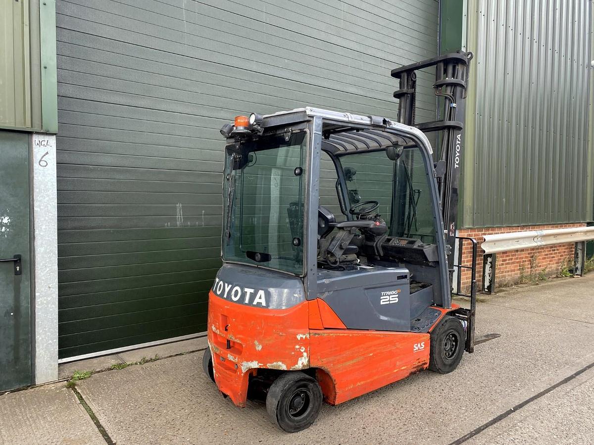 Used 2022 TOYOTA 8FBMT25