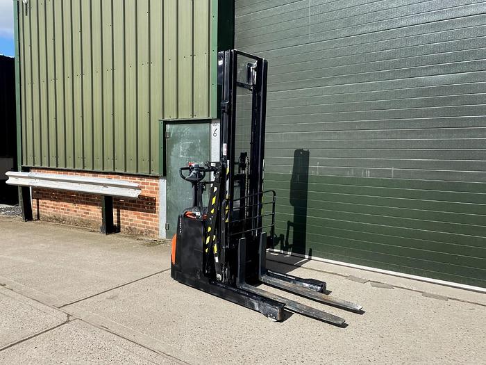 Used 2017 TOYOTA SWE120XR