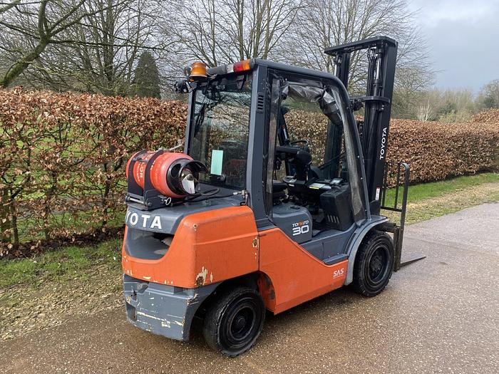 Used 2016 TOYOTA 8FGF30