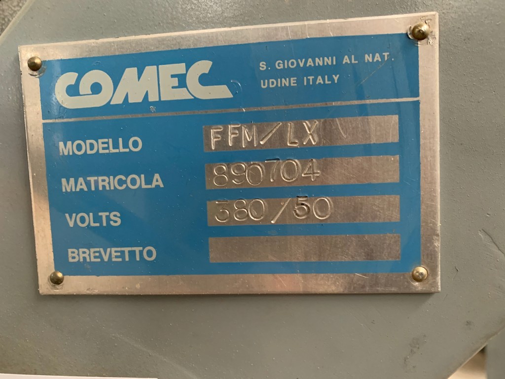 Ricondizionato Mortasatrice automatica Comec, con caricatore, per elementi di lettini per bambini