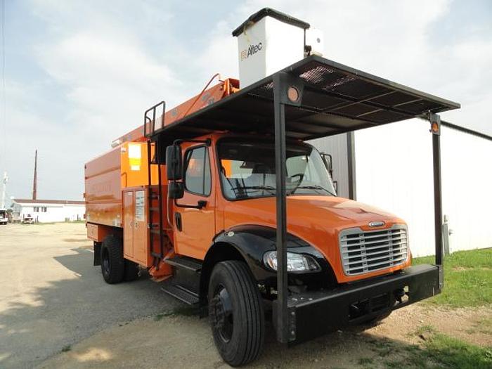 Used 2018 FREIGHTLINER BUSINESS CLASS M2 106