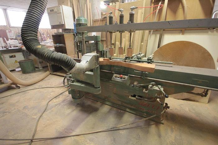 Used Fresatrice contornatrice per elementi di sedie