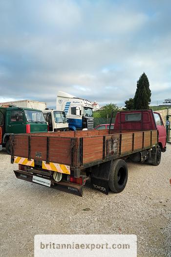 Used 1980 Toyota Dyna BU30 300 6 tyres 5 ton truck.