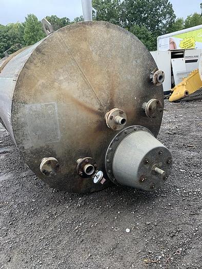 Used Bendel approximately 2500 gallon 316L SS Vertical tank