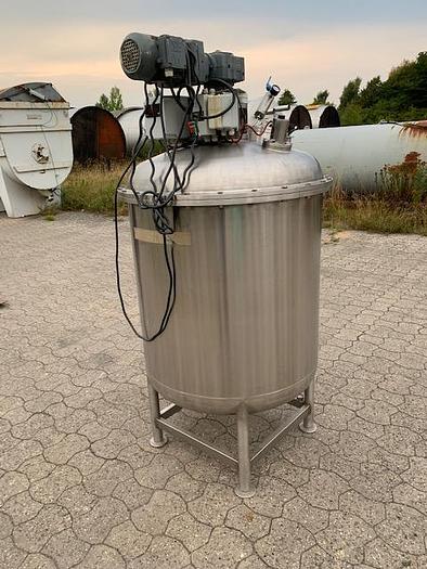 Used Rustfri 1000 liters tank