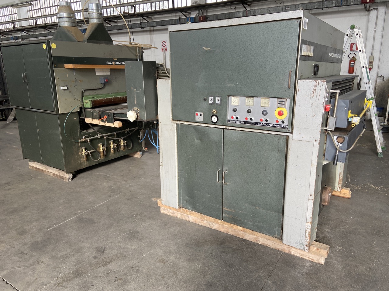 Usato Linea di levigatura calibratura superiore e inferiore, marca Sandingmaster da mm. 900 ( SCSO 3 1100 + SCSB3 900 )